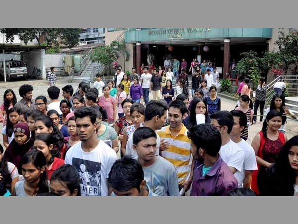 రాష్ట్ర సిలబస్‌కు పరిమితమైతే ఇక అంతే