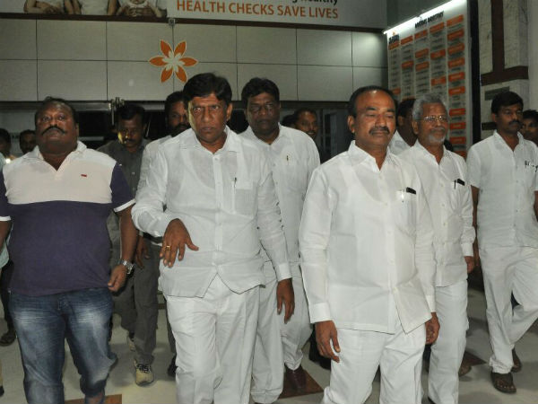 మంత్రి ఈటెల, ఎంపీ వినోద్ తదితరుల పరామర్శ