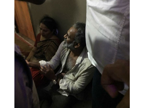 నా తల్లిని పంపించండి, నేనొస్తా: నా తల్లిని పంపించండి, నేనొస్తా: