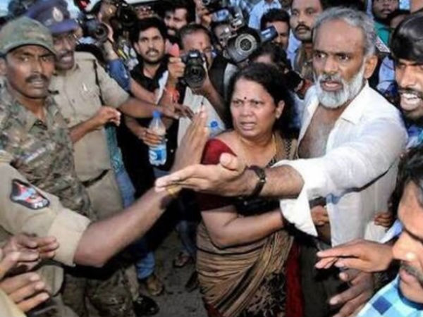 రాధా, గౌతంరెడ్డి ఇళ్ళ వద్ద భద్రత రాధా, గౌతంరెడ్డి ఇళ్ళ వద్ద భద్రత