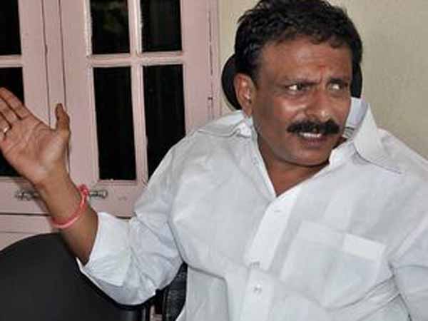 ముచ్చుమర్రిలో ముఖ్యులతో బైరెడ్డి రాజశేఖర్‌రెడ్డి సమావేశం