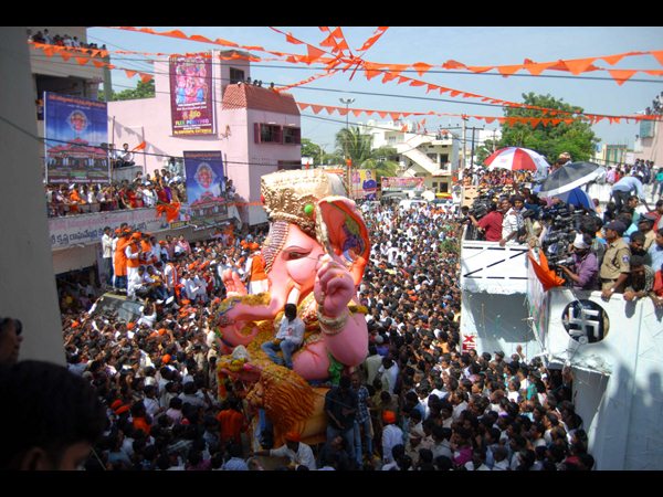 రికార్డ్ ధరలో బాలాపూర్ లడ్డూ వేలం