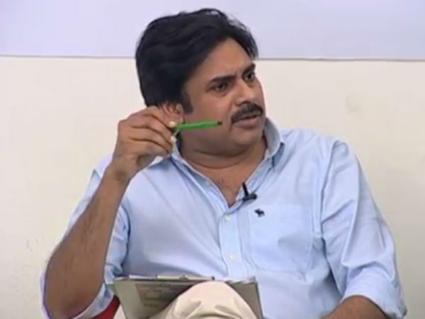 విమర్శకులు అంటే.. రాజకీయ కోణంలోను