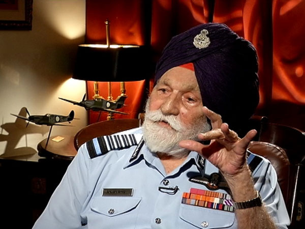 ఆ యుద్ధంలో పాక్ వైమానిక దళాన్ని చిత్తు చేశారు