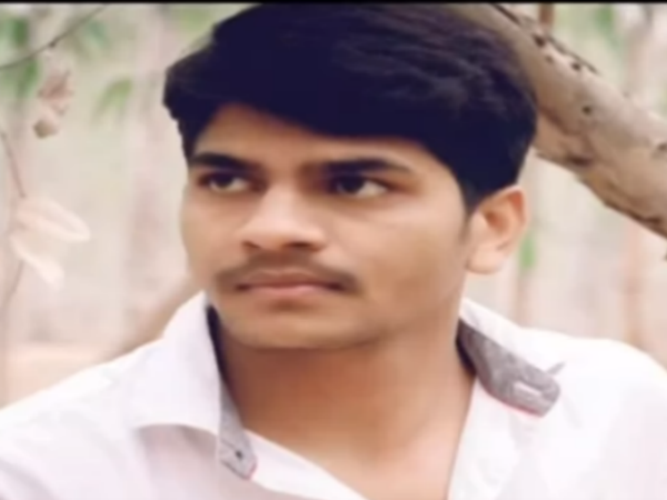 టెక్కీని అని చెప్పుకునేవాడు