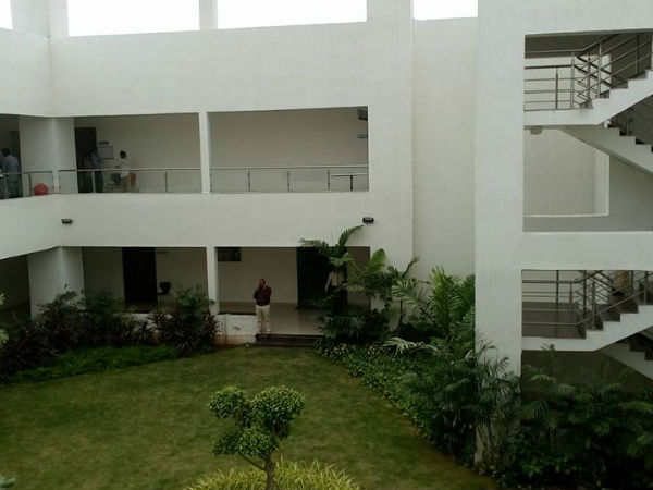 ఎల్ అండ్ టికి నోటీసులు జారీ చేయండి