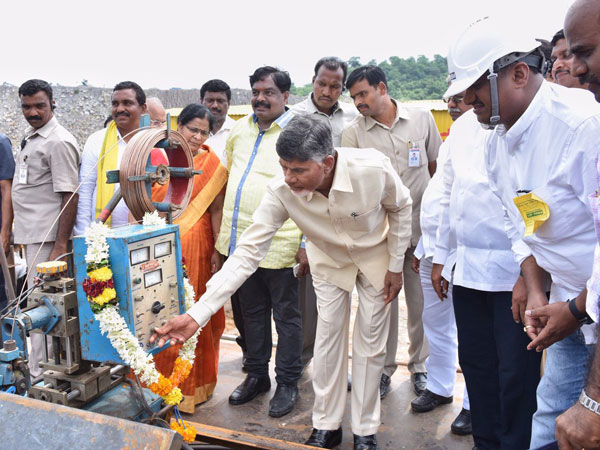 నిర్వాసితులకు న్యాయం.. వారిపై కఠిన చర్యలు నిర్వాసితులకు న్యాయం.. వారిపై కఠిన చర్యలు