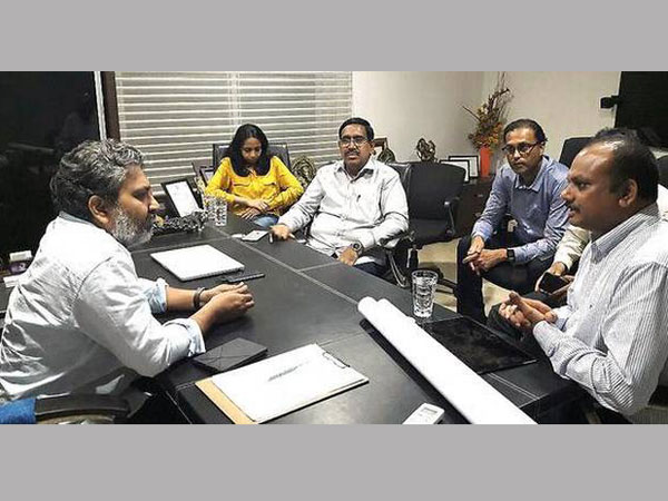 మంత్రి నారాయణతో గంటపాటు..