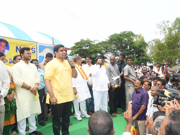 ఎల్ఈడీ వెలుగులు.. అభివృద్ధి మంత్రం