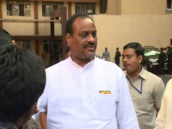 టచ్‌లో 12 మంది వైసీపీ ఎమ్మెల్యేలు