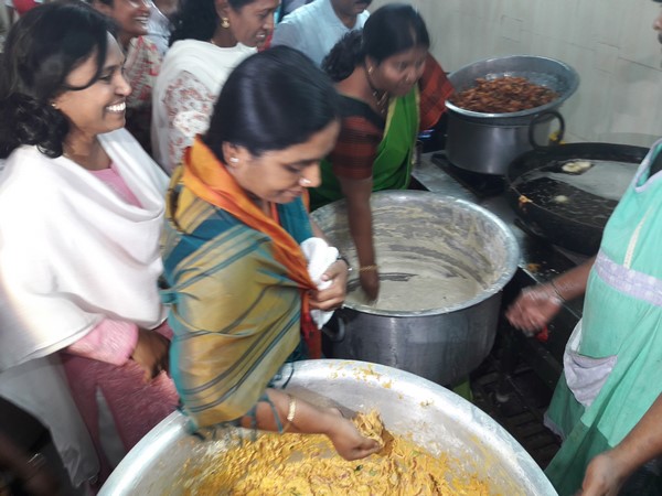 కథలు చెప్పొద్దని హెచ్చరిక