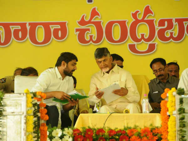 బిల్డింగులు కూలిస్తే అభివృద్ధా అని జగన్ అడిగారు