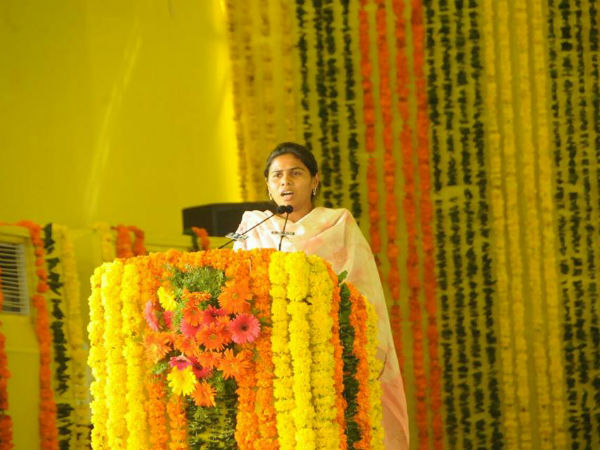  రోజాకు అఖిలప్రియ కౌంటర్