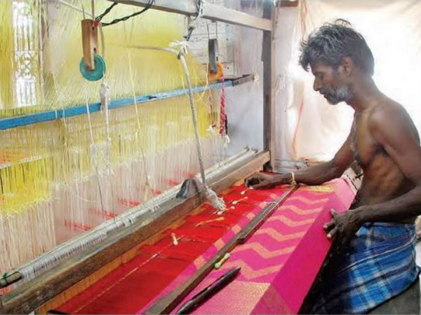 మరమగ్గాలతో మరో లక్ష మందికి ఉపాధి