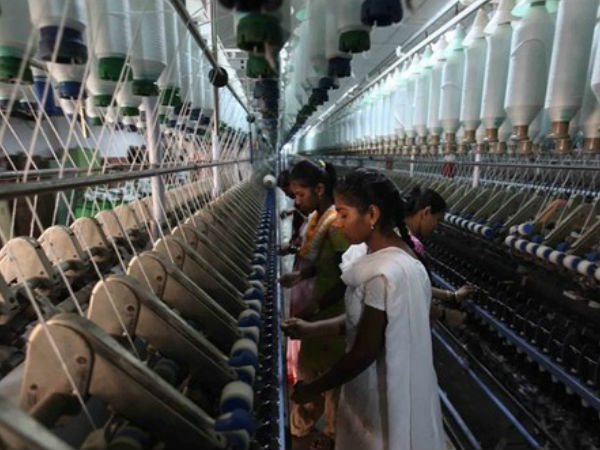  రాష్ట్ర ప్రభుత్వమే ఆదుకోవాలని కోరుతున్న నేతన్నలు