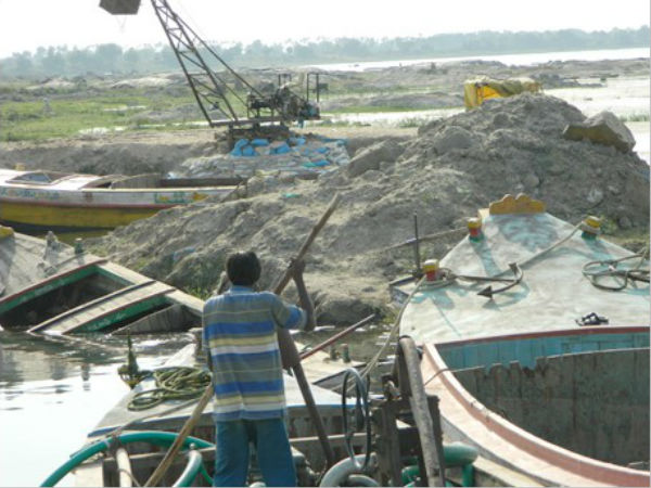 జాగ్రత్తలు తీసుకోని కాంట్రాక్టు సంస్థ