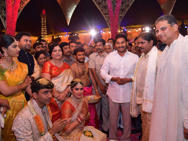అదిరిపోయే డెకరేషన్