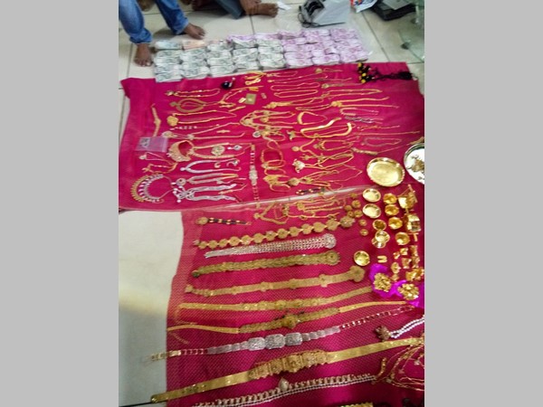 సోదాలు ఎక్కడెక్కడెక్కడంటే..