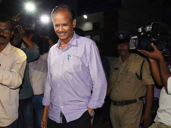 ఎనిమిది కంపెనీలు: