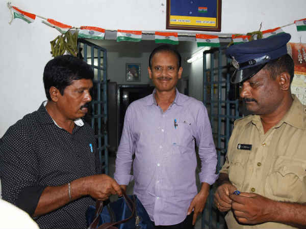 అవినీతి జలగలు