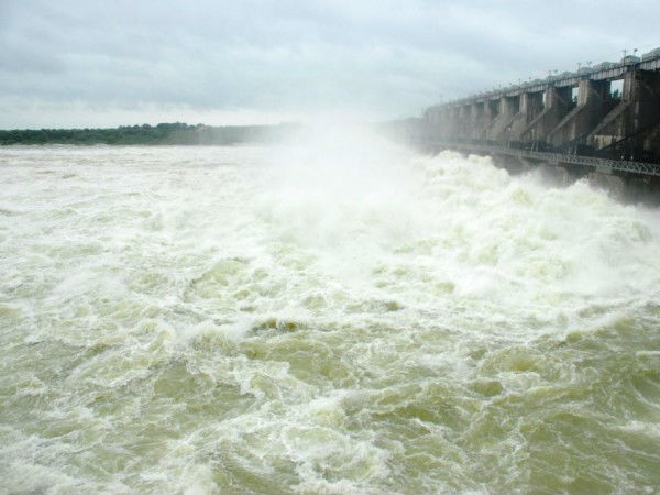 శంకుస్థాపన చేసినా పనులు చేపట్టిన గత కాంగ్రెస్ సర్కార్