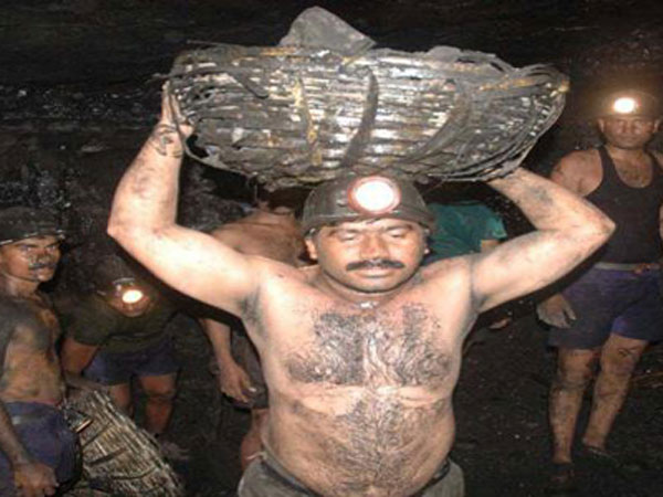 ఇలా క్యూ కట్టాలి... ఇలా క్యూ కట్టాలి...