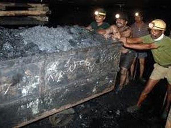 ఇరుకు ఇరుకుగా.. ఇరుకు ఇరుకుగా..