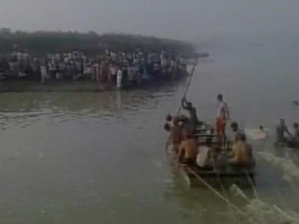 15 dead as boat carrying 60 capsizes in UP's Baghpat; rescue op underway 15 dead as boat carrying 60 capsizes in UP's Baghpat; rescue op underway