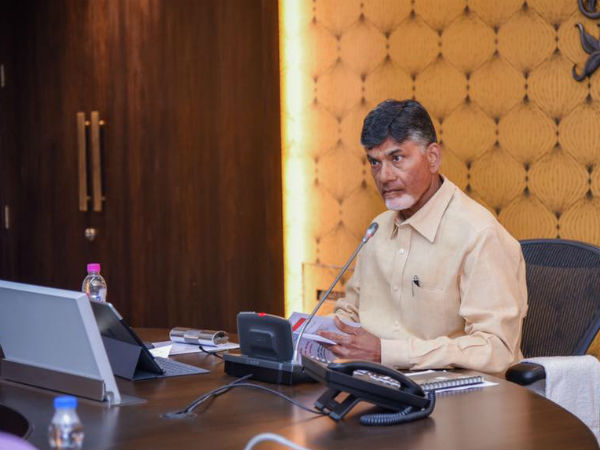 Ap chiefminister Chandrababu naidu visits Kurnool district