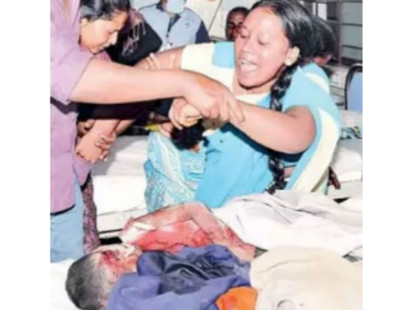 mother cries after seeing son's dead body in guntur hospital mother cries after seeing son's dead body in guntur hospital