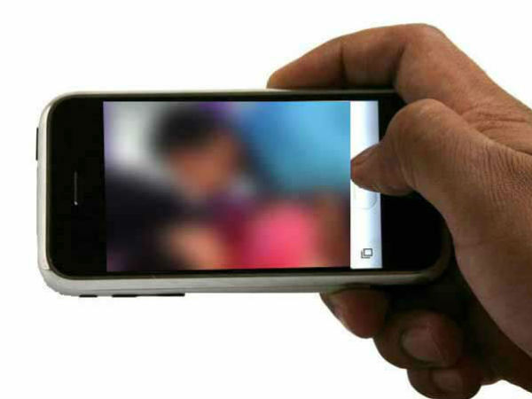 sadist husband sends wife nude photos to her brother sadist husband sends wife nude photos to her brother