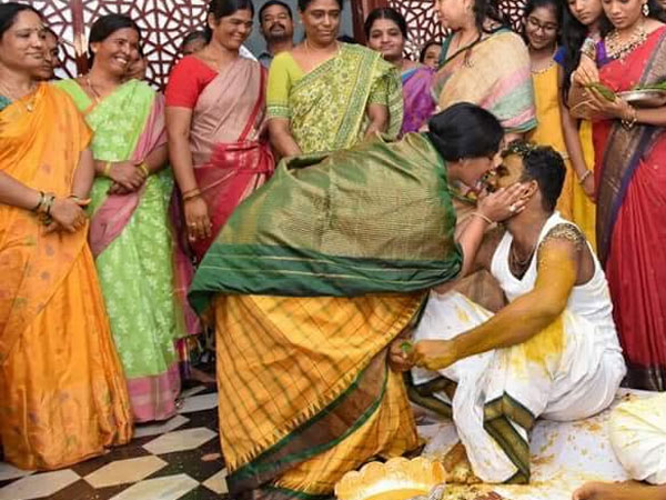పెళ్లి కొడుకు చేయడం దగ్గర నుంచి