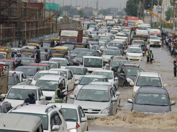 వాహనాల దారి మళ్లింపు...