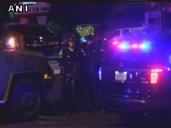 అందరూ జాసన్ ఆల్టీన్ కచేరీలో మునిగారు