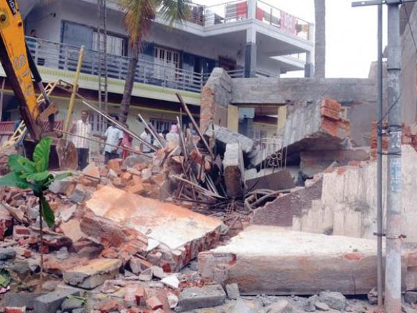  భారీగా కుంచించుకుపోయిన కూకట్ పల్లి నాలా