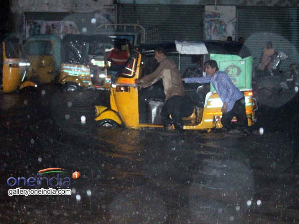  అక్రమ కట్టడాలు తొలగించి.. కాలువలు విస్తరిస్తేనే మోక్షం