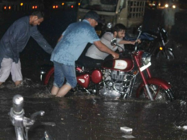  15. మ్యాన్‌హోల్స్ జాగ్రత్తగా పరిశీలించాలి