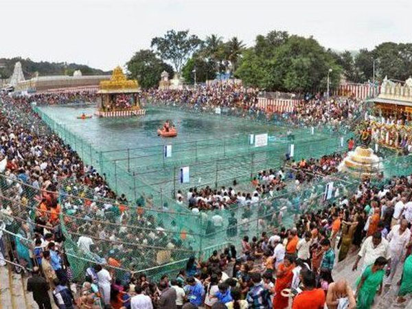 అర్చకుల హవాకు చెక్ పెట్టేందుకు సాంబశివరావు ప్రయత్నాలు