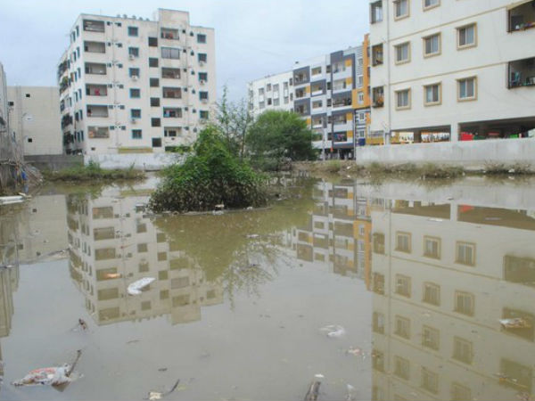  అపార్టుమెంట్లలోకి నీళ్లు