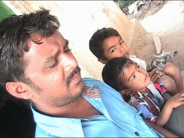  తినుబండారాలు అమ్ముతాడు