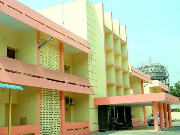 ఆ భూమి విలువ రూ.3,500 కోట్లు ఉంటుందని అంచనా ఆ భూమి విలువ రూ.3,500 కోట్లు ఉంటుందని అంచనా