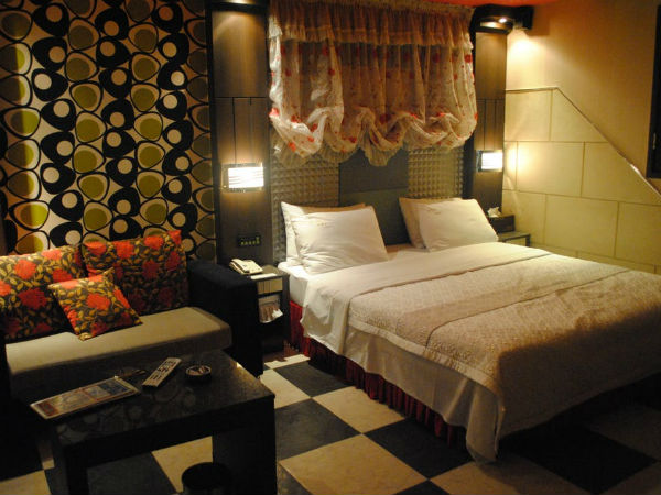  లవ్ మోటల్స్: