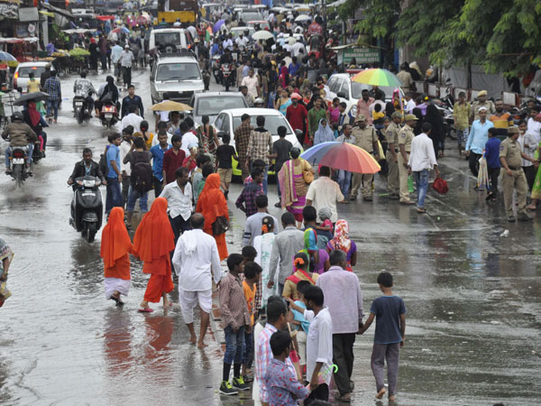  డ్రైనేజీ లీక్: