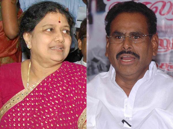భర్తను చూసిన శశికళ