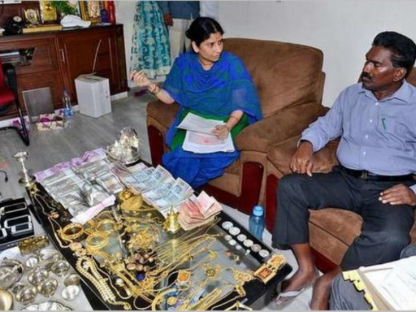  అవినీతి పాము బంధువు అరెస్ట్: