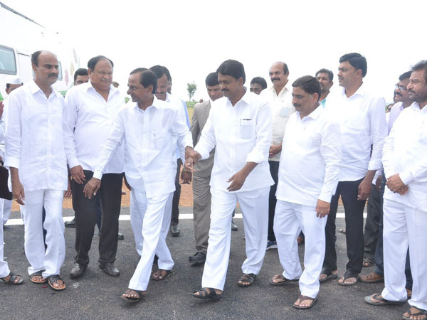 హంగామా చేశారు