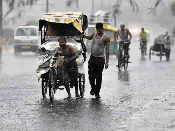  భూగర్భ జలాలు ఇంకిపోయిన రాయలసీమలో ఆనందం