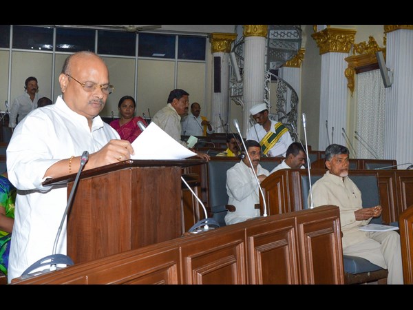 రాజకీయ ప్రత్యర్థులకు చెక్‌ పెట్టేలా వ్యూహం