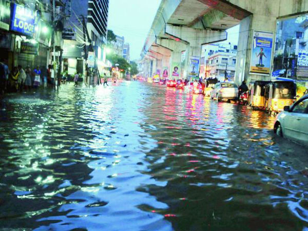 గంటల కొద్ది ట్రాఫిక్‌లో, దండుకున్న ఆటోవాలాలు: