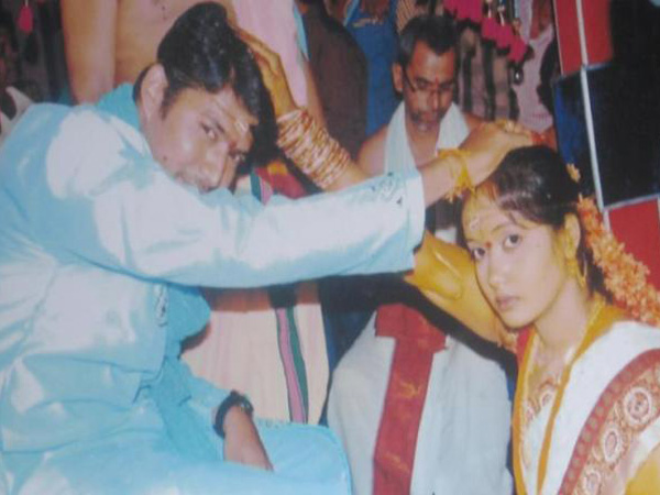  కట్నకానుకలతో పెళ్లి..